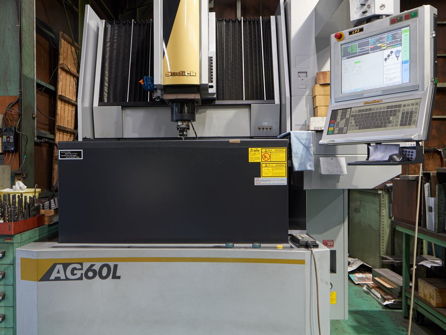 型彫放電加工機 AG60-L